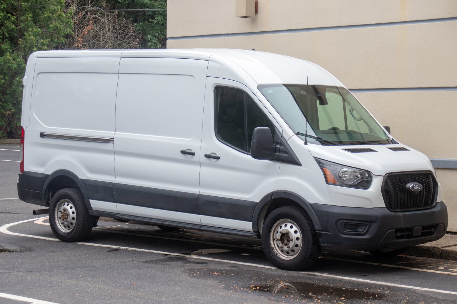 Used 2023 Ford Transit 250 Medium Roof AWD image 8