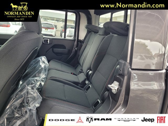 New 2026 Jeep Gladiator Rubicon AWD/4WD image 8