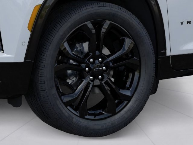 New 2027 Chevrolet Traverse RS w/ LPO, Floor Liner Package AWD/4WD image 9