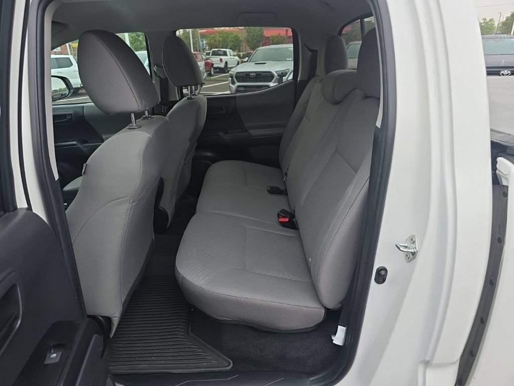 Used 2022 Toyota Tacoma SR AWD/4WD image 12