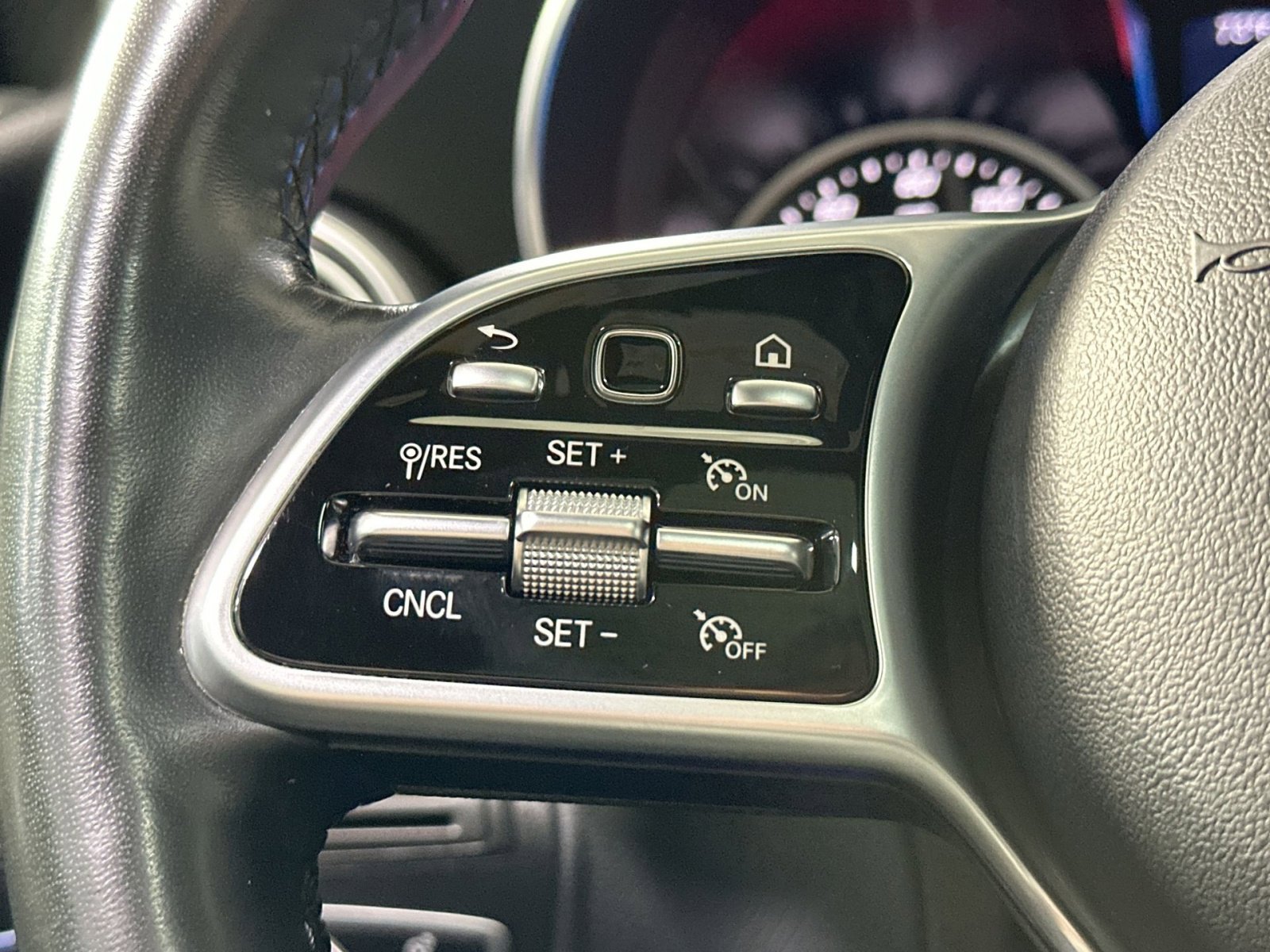 Used 2022 Mercedes-Benz GLC 300 4MATIC image 21