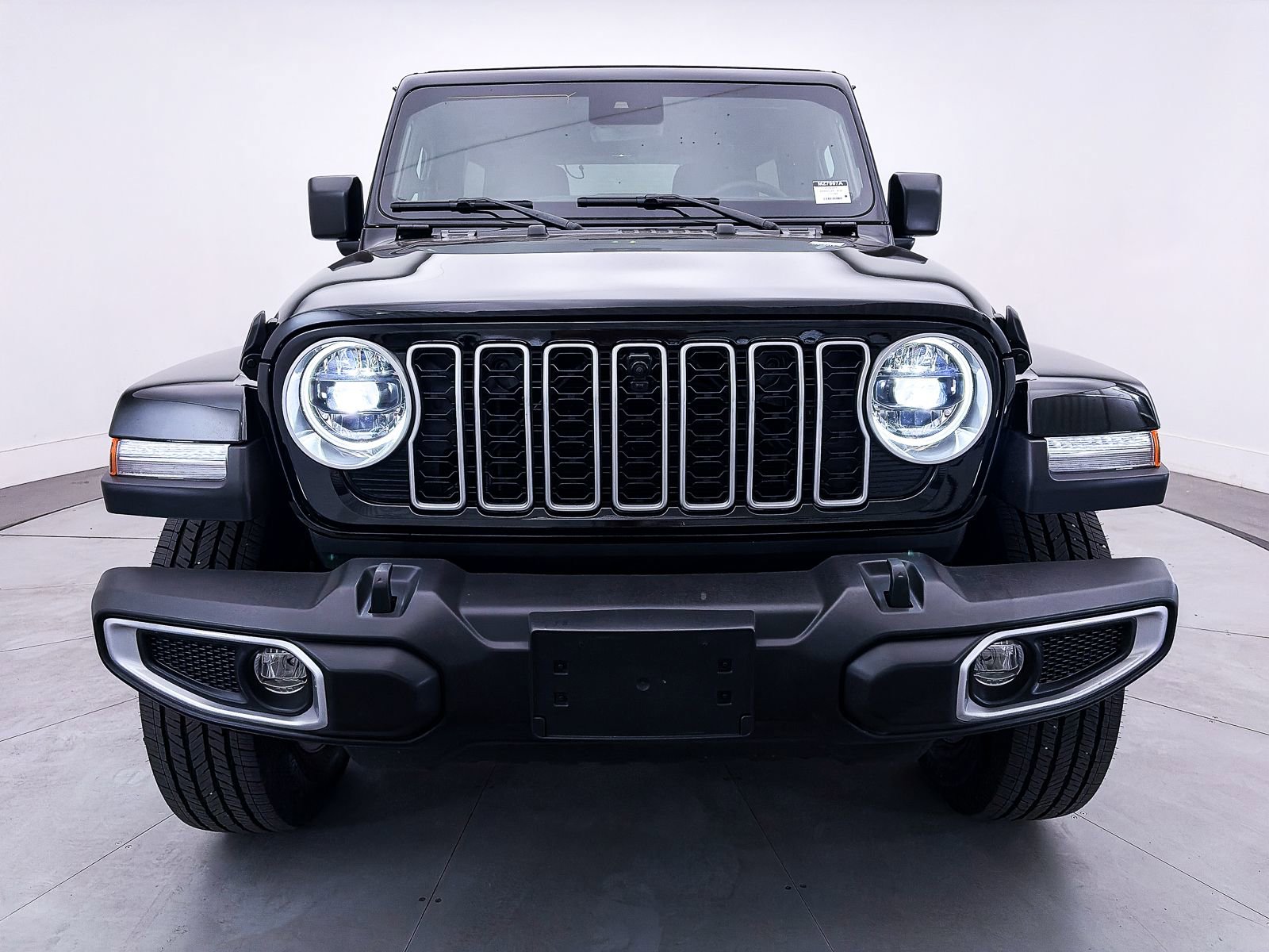 Used 2024 Jeep Wrangler Sahara w/ Technology Group image 13