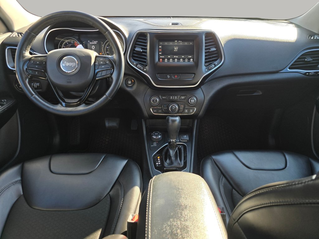 Used 2020 Jeep Cherokee Latitude Plus AWD/4WD image 2