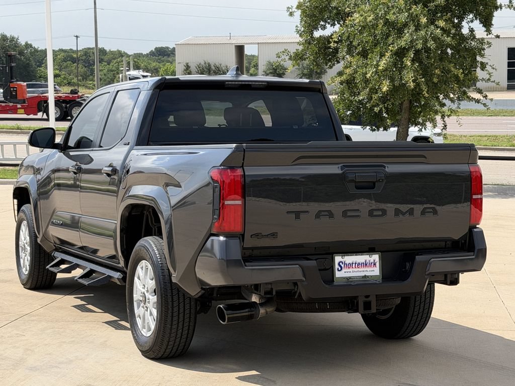 Used 2025 Toyota Tacoma SR5 AWD/4WD image 4