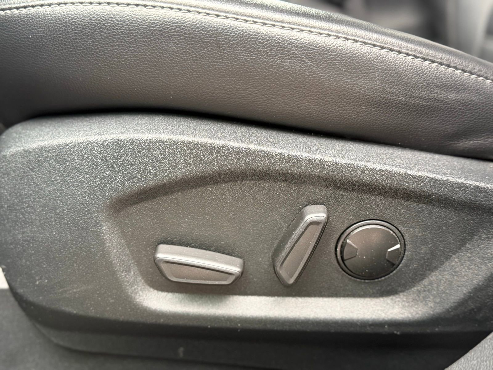 Used 2022 Ford Edge SEL image 9