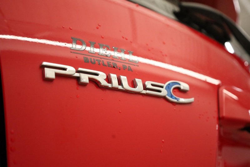 Used 2018 Toyota Prius C Two image 37