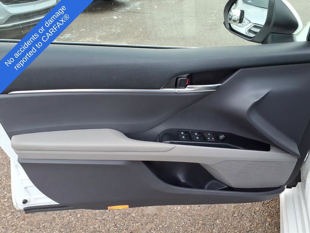 Used 2019 Toyota Camry SE image 15