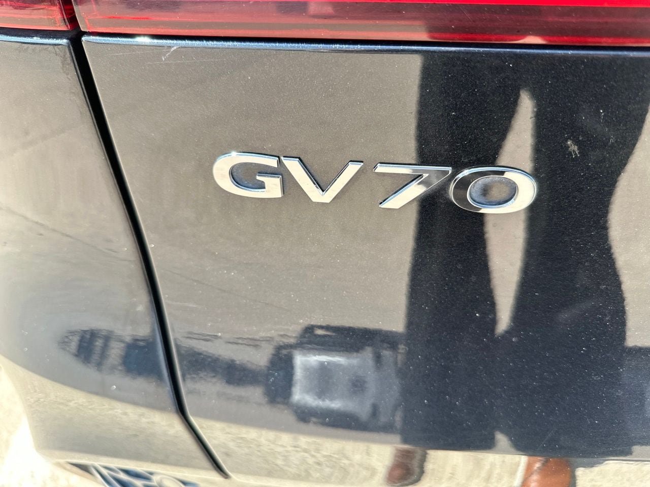 Used 2022 Genesis GV70 2.5T w/ Select Package AWD/4WD image 4