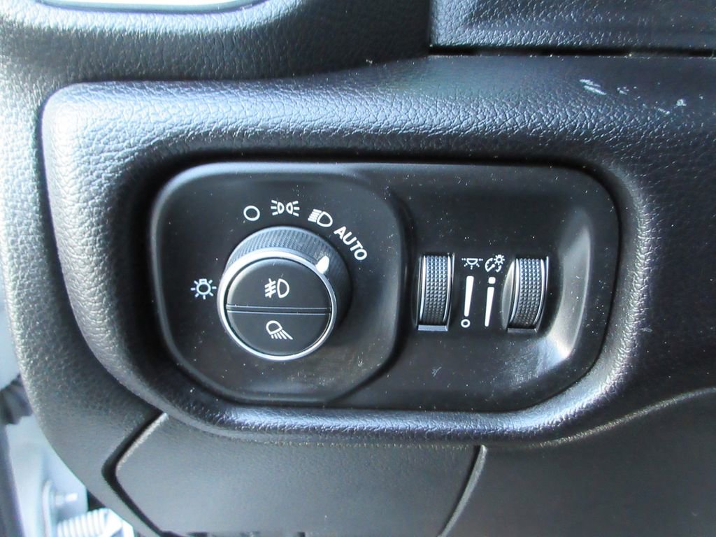 Used 2021 RAM 3500 Laramie image 28