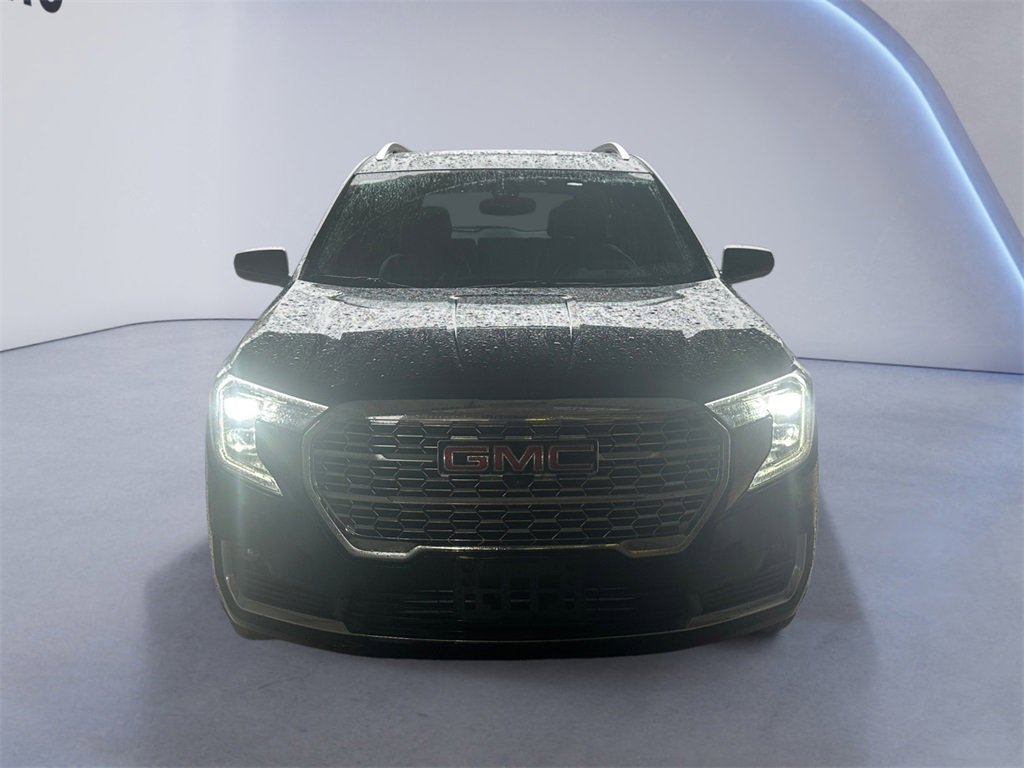 Used 2024 GMC Terrain Denali w/ Black Diamond Edition image 7