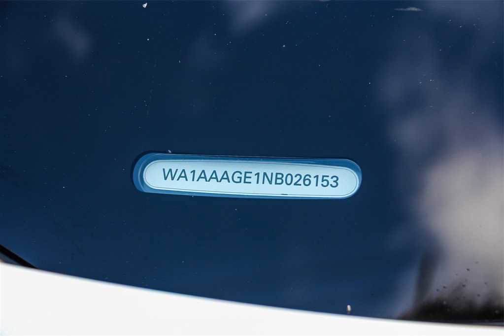 Used 2022 Audi e-tron Premium w/ Convenience Plus Package image 29