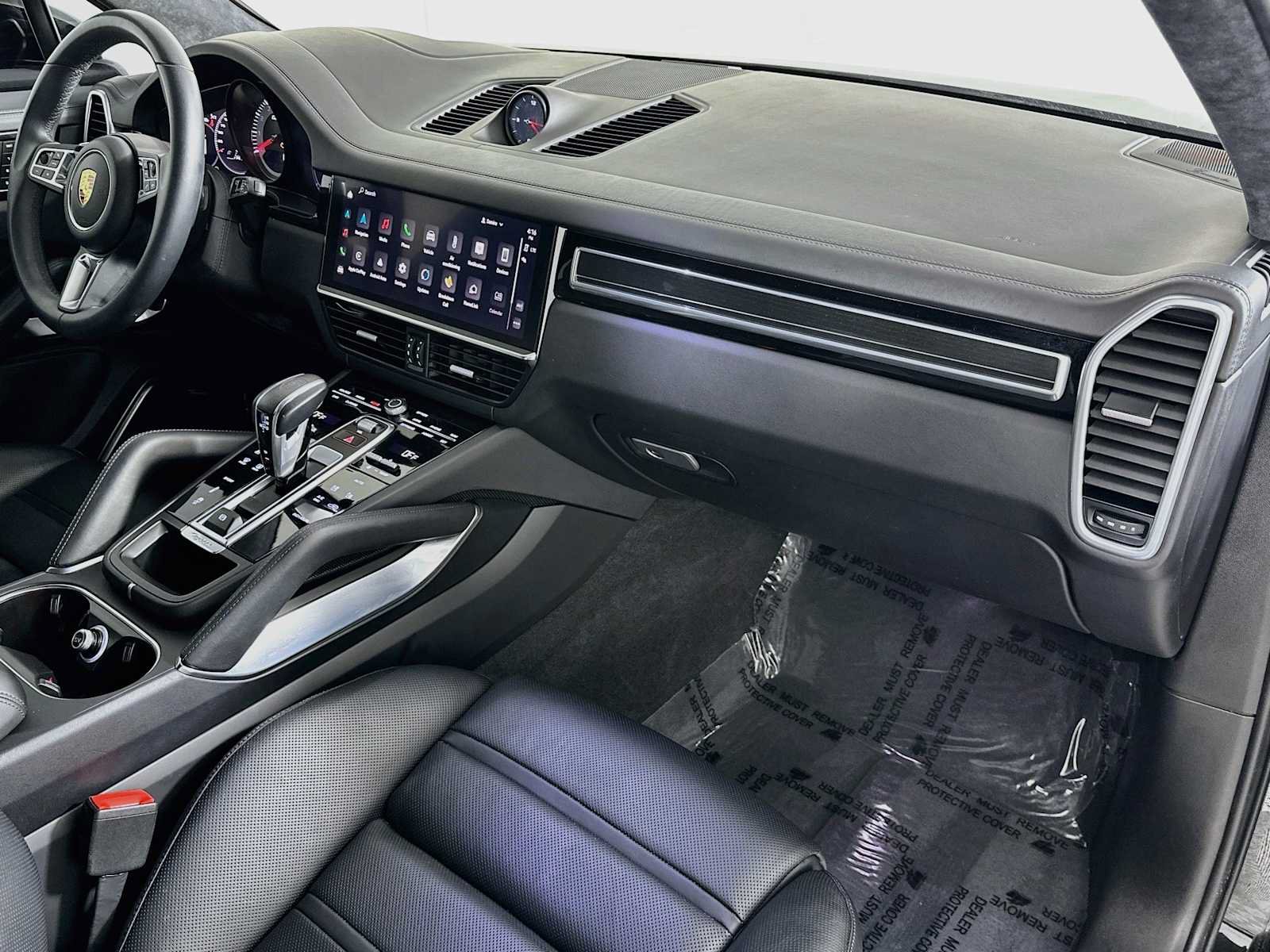Certified 2023 Porsche Cayenne Turbo AWD/4WD image 31