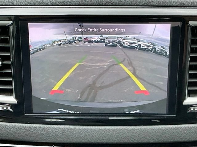 Used 2024 Chrysler Pacifica Touring-L FWD image 24