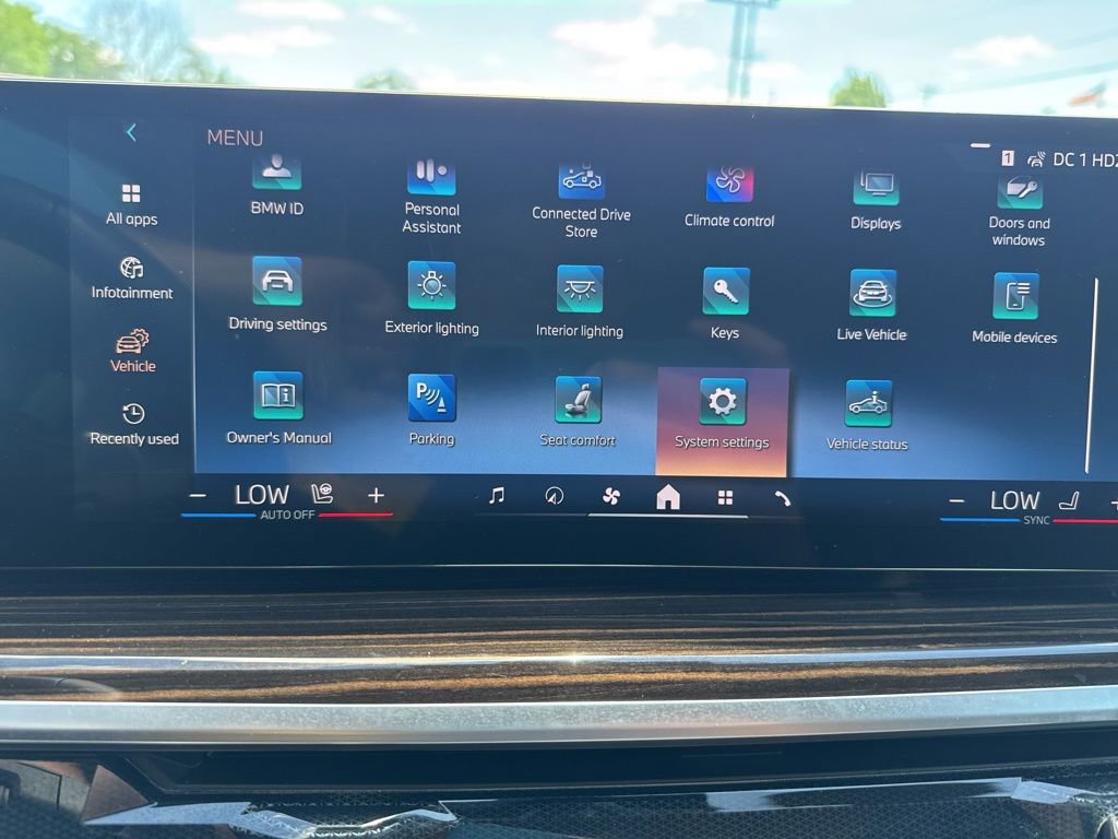 Used 2025 BMW X7 xDrive40i AWD/4WD image 23