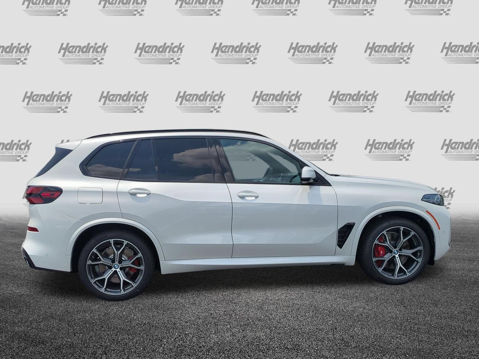 New 2026 BMW X5 xDrive50e w/ M Sport Package AWD/4WD image 11