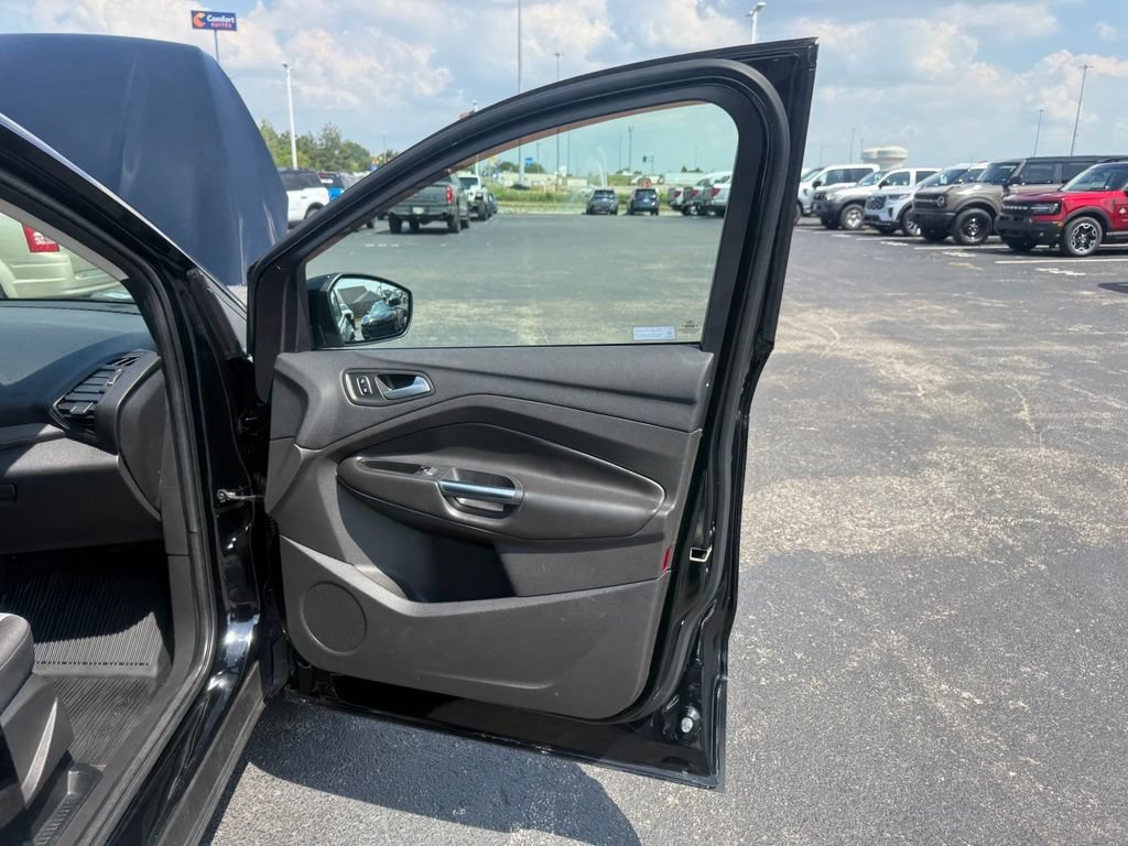 Used 2018 Ford Escape SE w/ SE Sync 3 Package FWD image 58