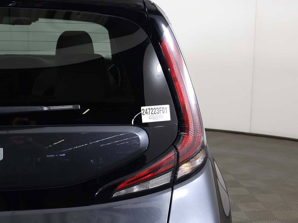 Used 2025 Kia Soul LX w/ LX Technology Package image 15