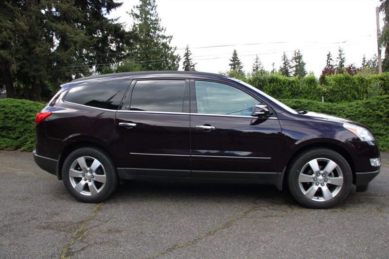 Used 2010 Chevrolet Traverse LTZ AWD/4WD image 13