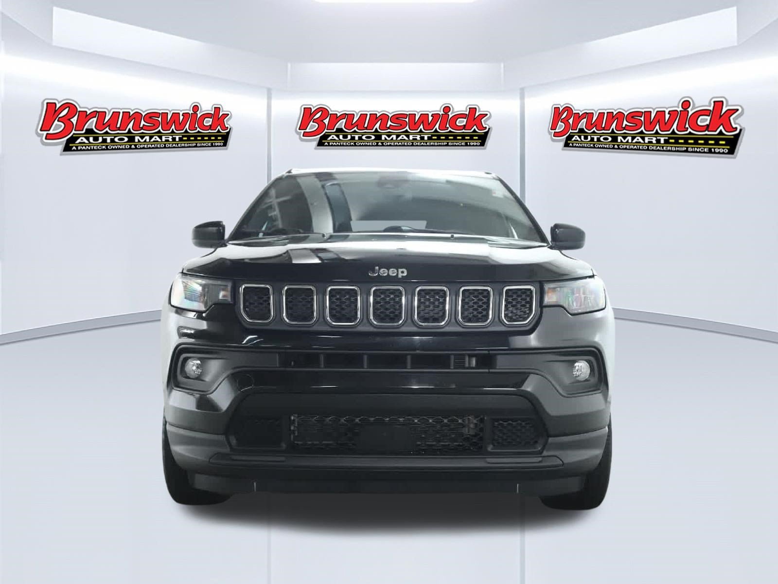 Used 2023 Jeep Compass Latitude AWD/4WD image 5