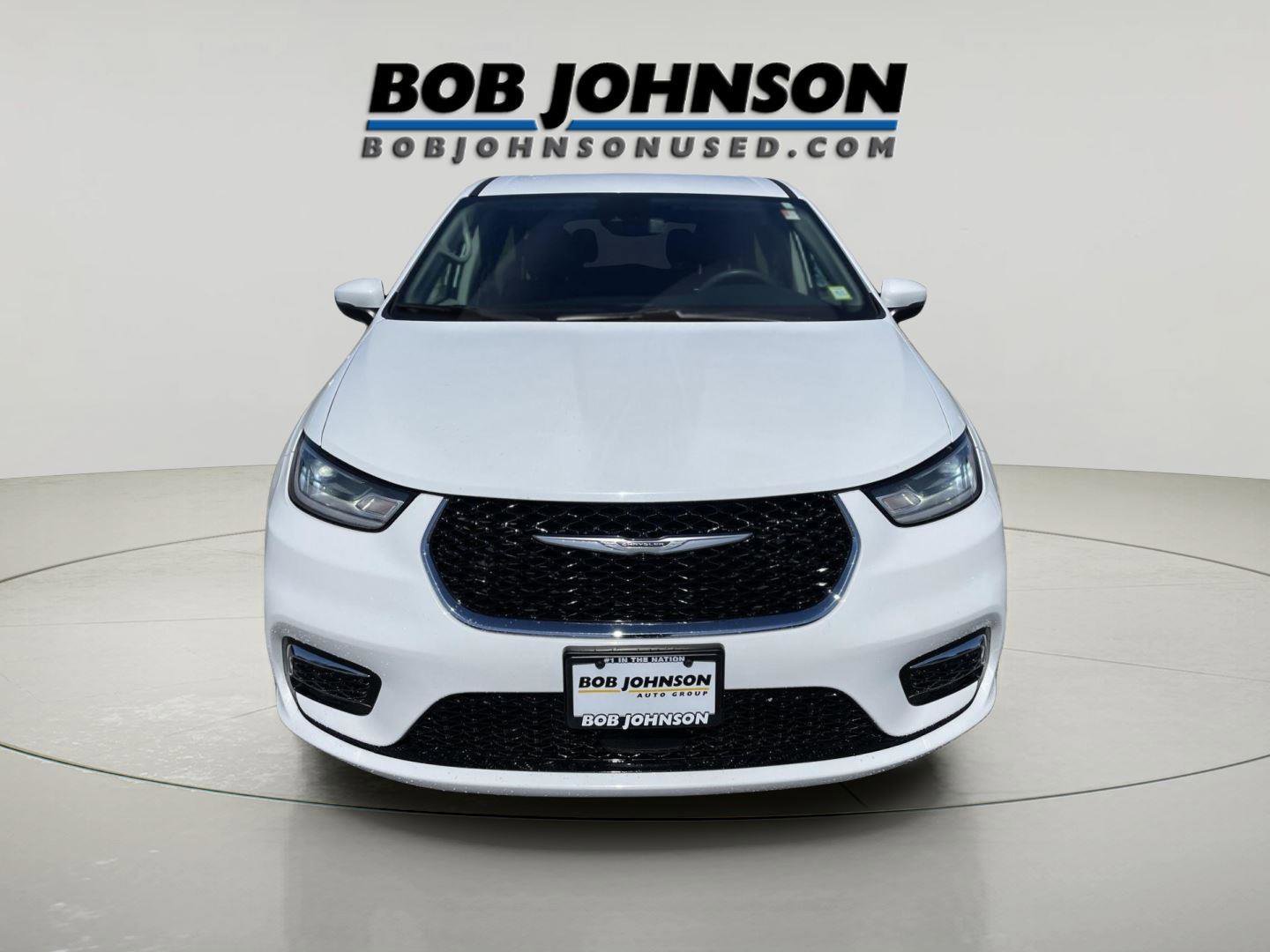 Used 2023 Chrysler Pacifica Touring-L image 8