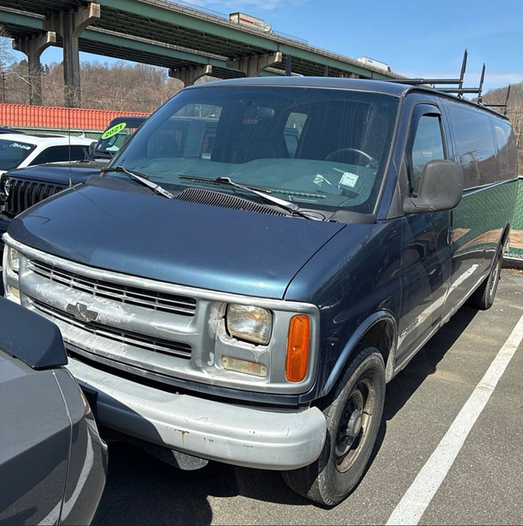 Used 1999 Chevrolet Express 3500 Extended RWD image 1