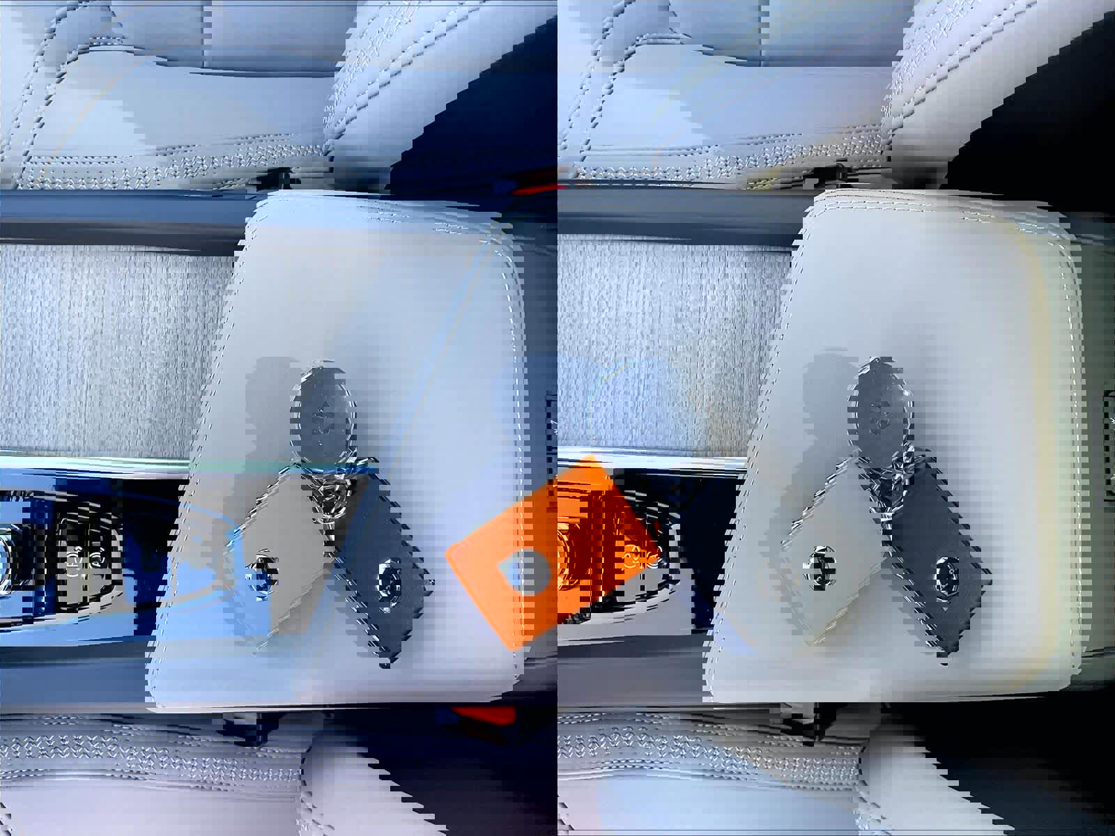 New 2026 Volvo XC60 B5 Plus w/ Climate Package image 34