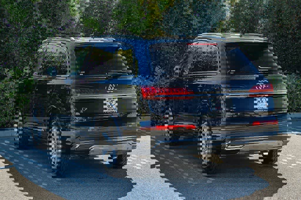 Used 2024 Audi Q7 Premium Plus image 6