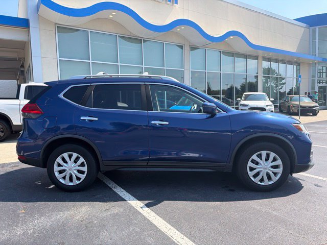 Used 2017 Nissan Rogue S w/ S Appearance Package AWD/4WD image 5