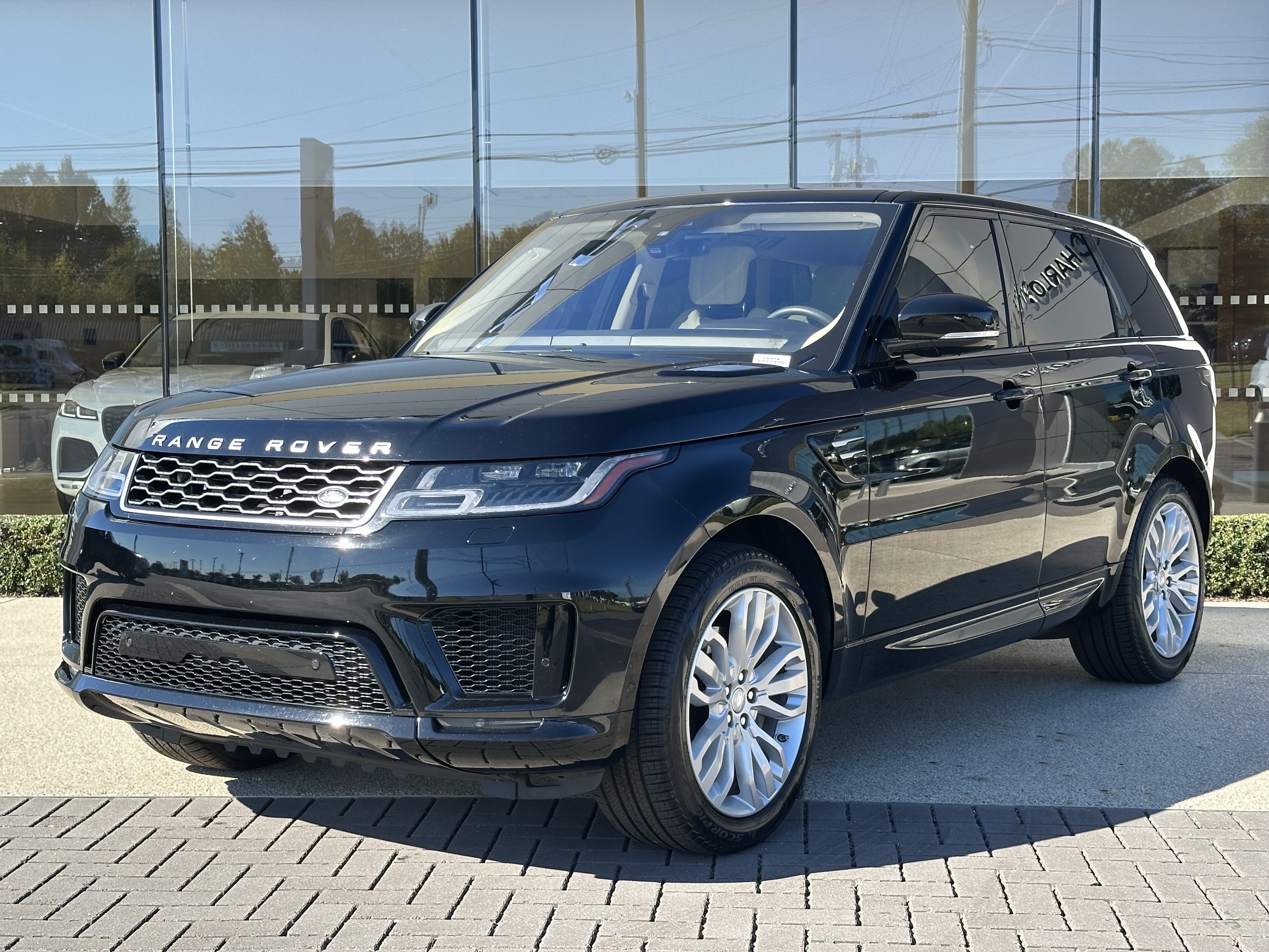Used 2020 Land Rover Range Rover Sport HSE AWD/4WD image 2