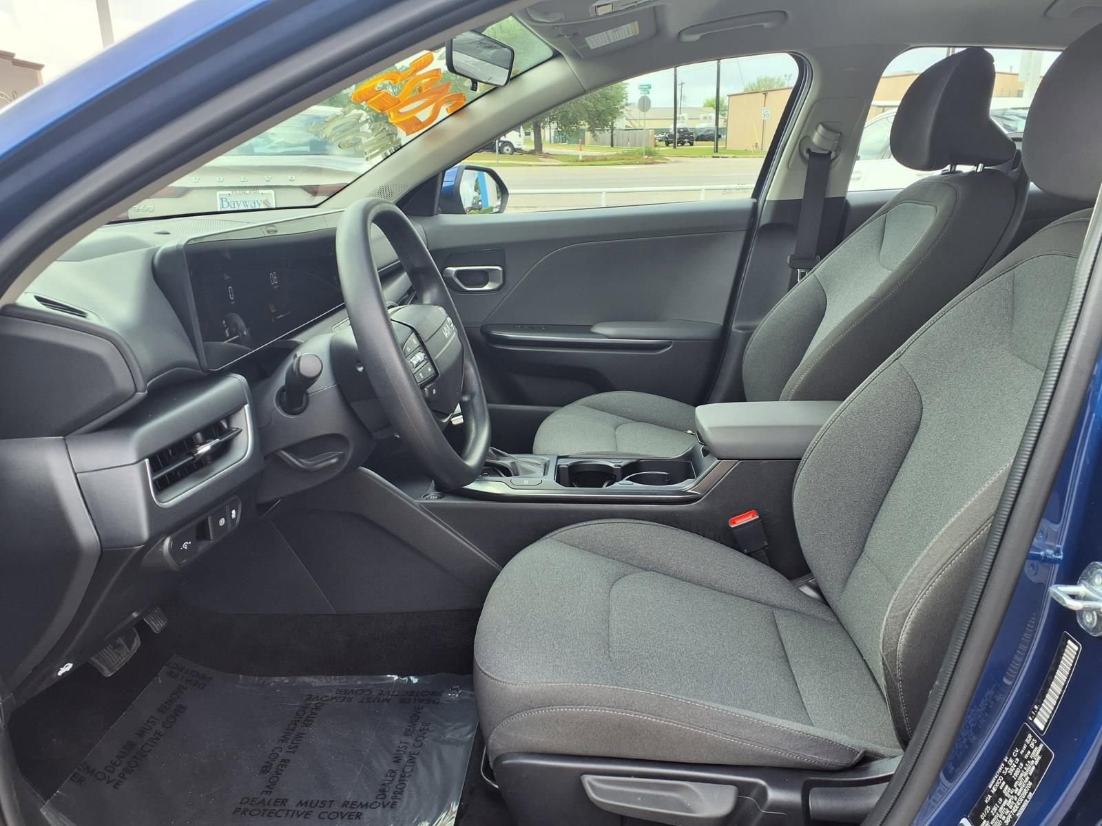 Used 2025 Kia K4 LXS image 17