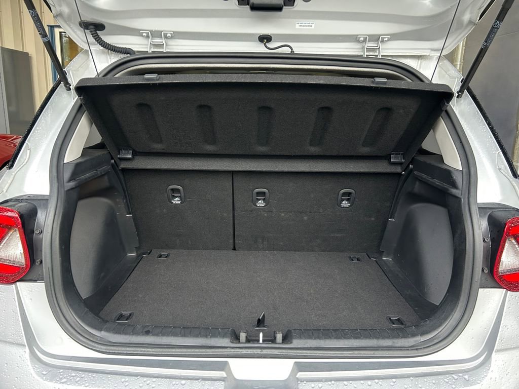 Certified 2025 Hyundai Venue SEL image 24