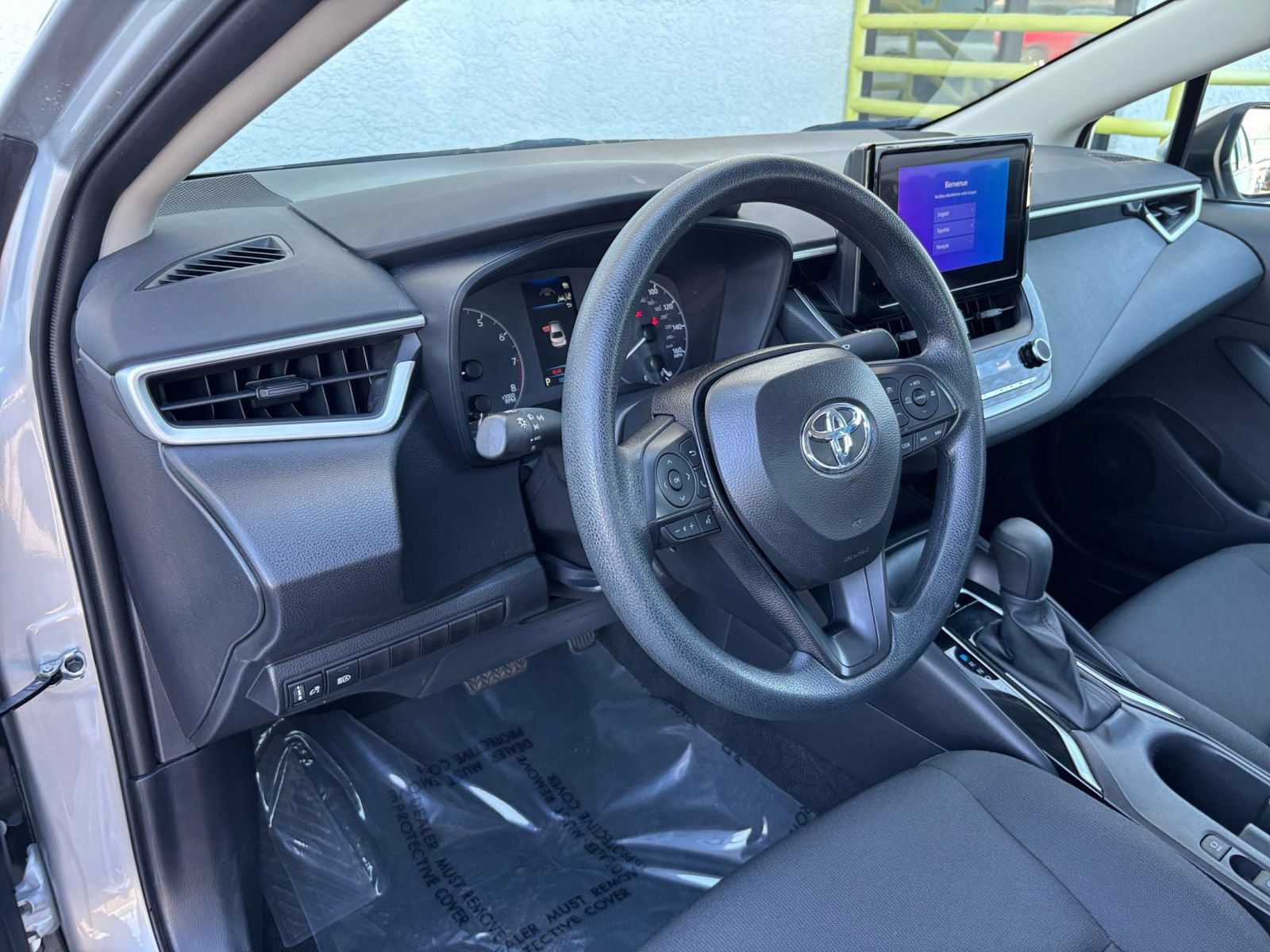 Used 2025 Toyota Corolla LE FWD image 32