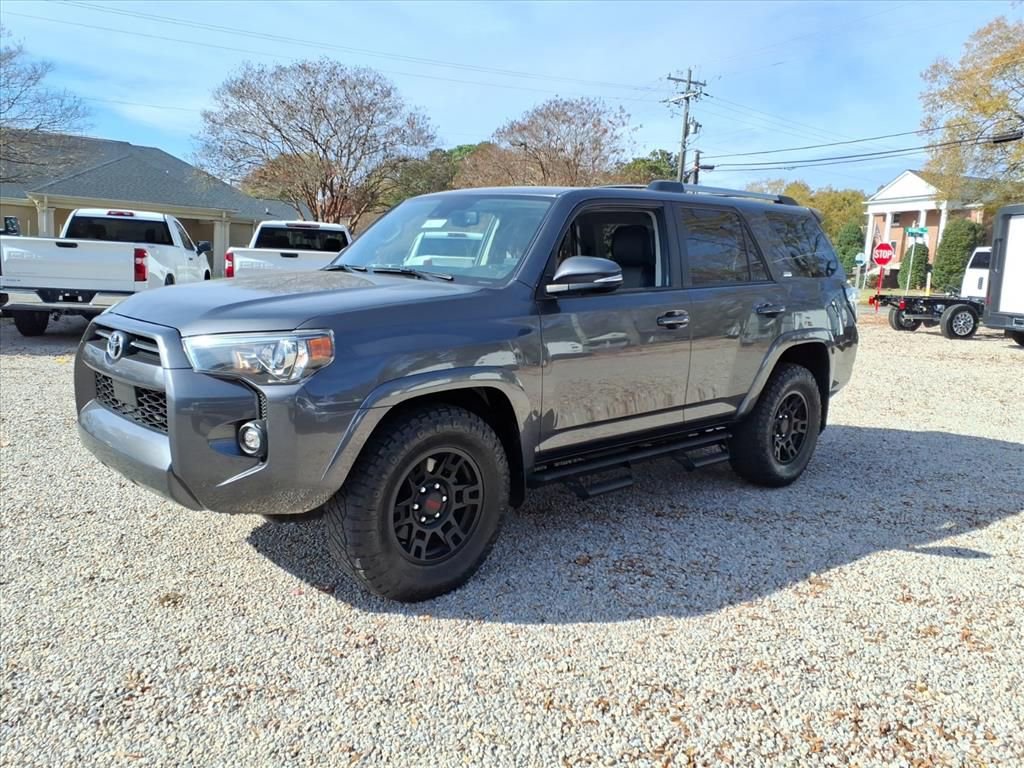 Used 2022 Toyota 4Runner SR5 Premium image 3