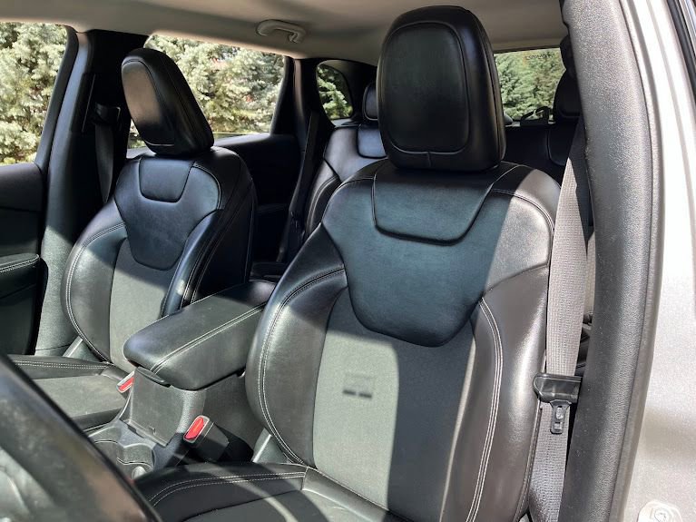 Used 2019 Jeep Cherokee Latitude Plus w/ Cold Weather Group image 9