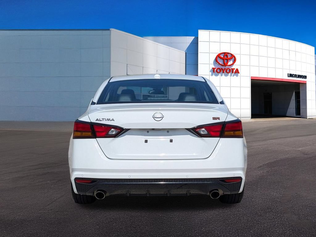 Used 2024 Nissan Altima 2.5 SR FWD image 11