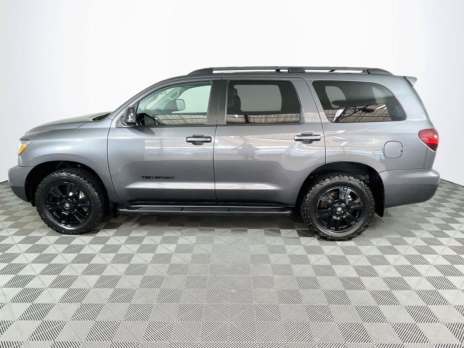 Used 2022 Toyota Sequoia TRD Sport AWD/4WD image 4