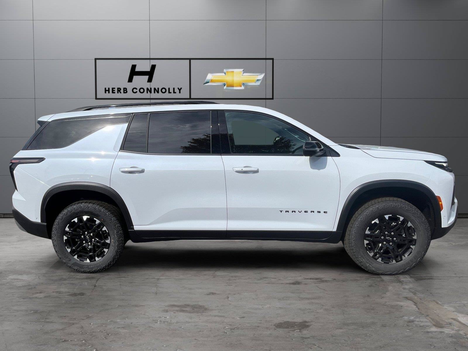 New 2027 Chevrolet Traverse Z71 w/ Enhanced Driving Package AWD/4WD image 6