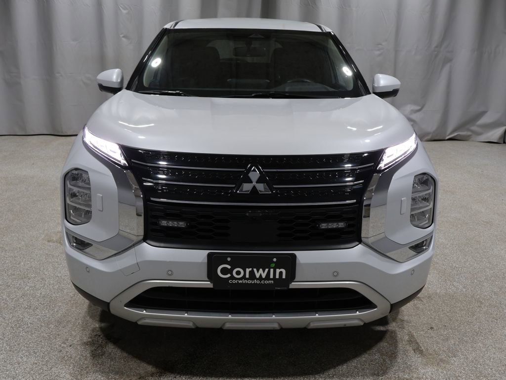 Used 2024 Mitsubishi Outlander SE image 8