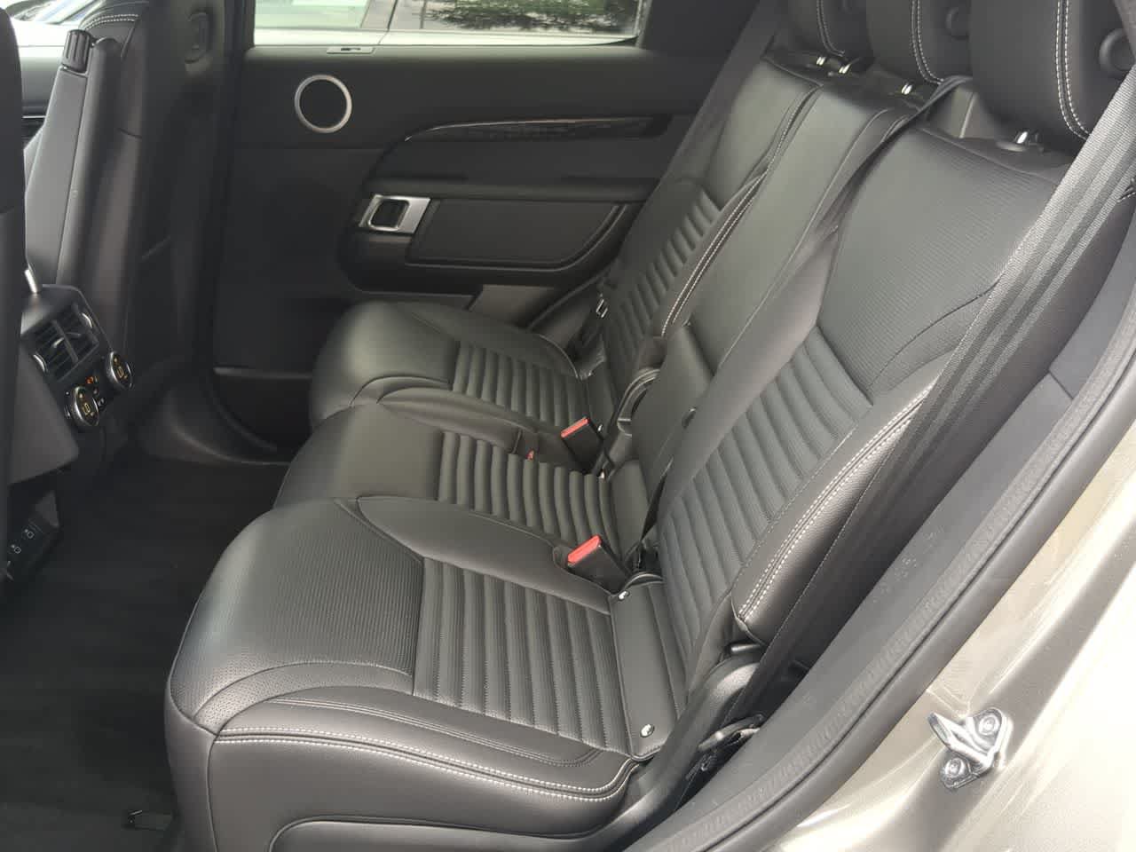 Certified 2025 Land Rover Discovery S AWD/4WD image 21