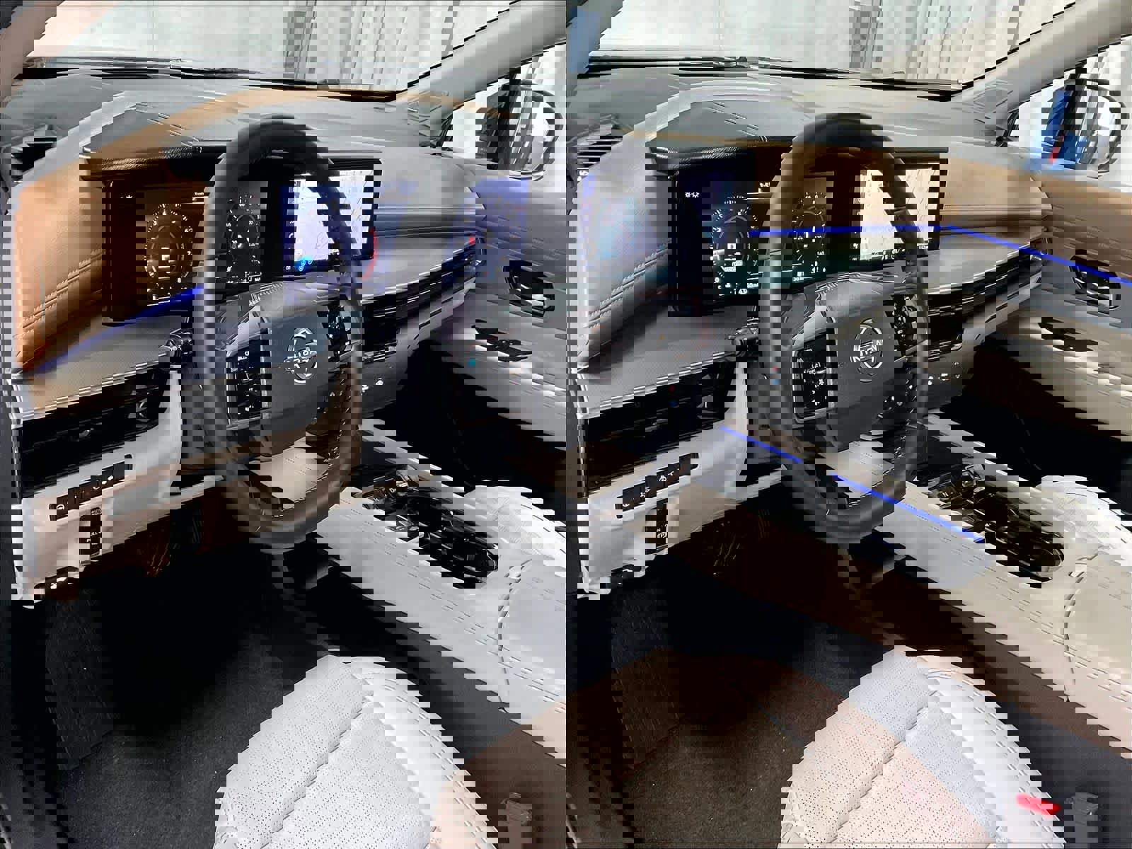 Certified 2025 Nissan Murano Platinum w/ Cargo Package image 8