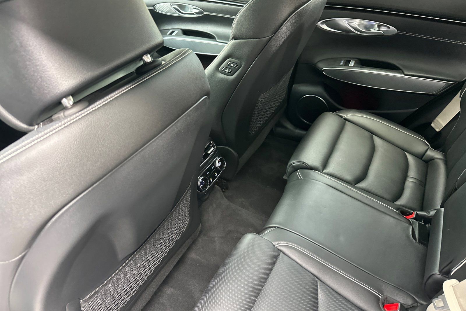 Used 2025 Genesis Electrified GV70 Advanced image 15