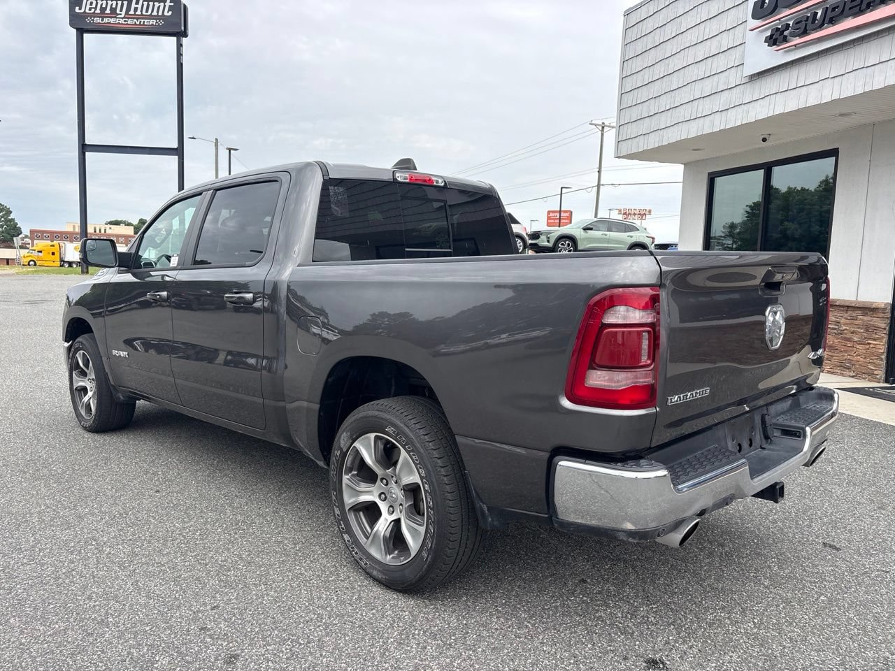 Used 2023 RAM 1500 Laramie AWD/4WD image 6