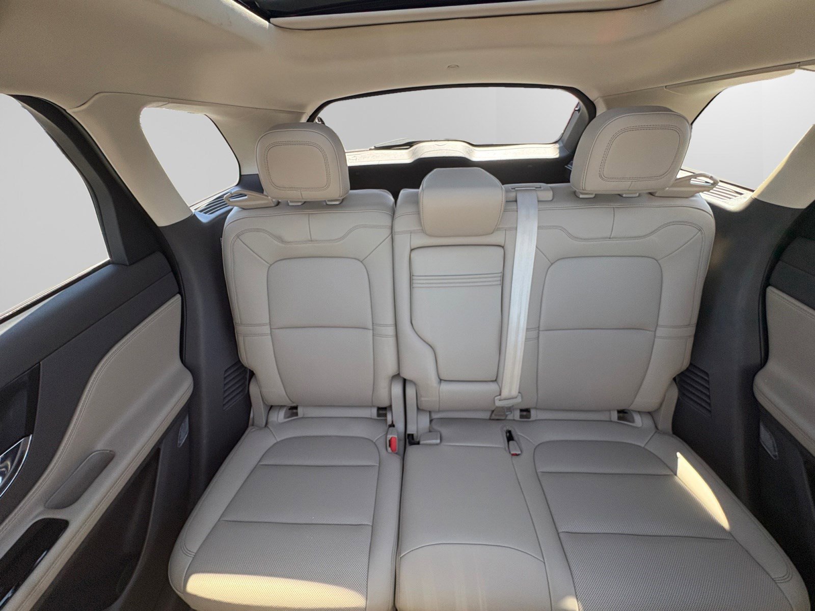 Used 2023 Lincoln Corsair AWD w/ Equipment Group 101A image 11