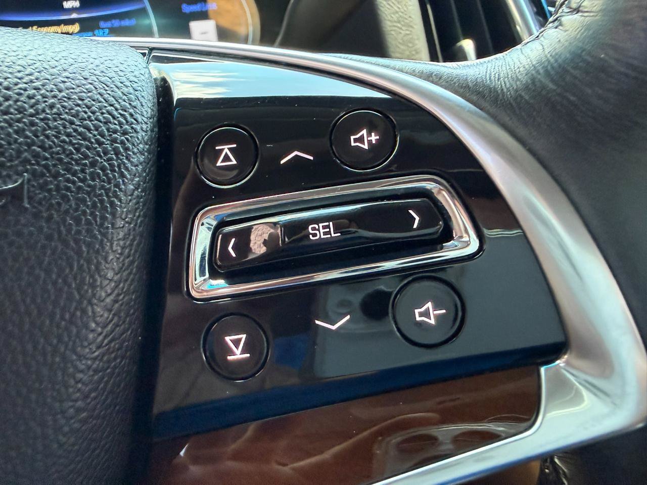 Used 2017 Cadillac Escalade 2WD image 33