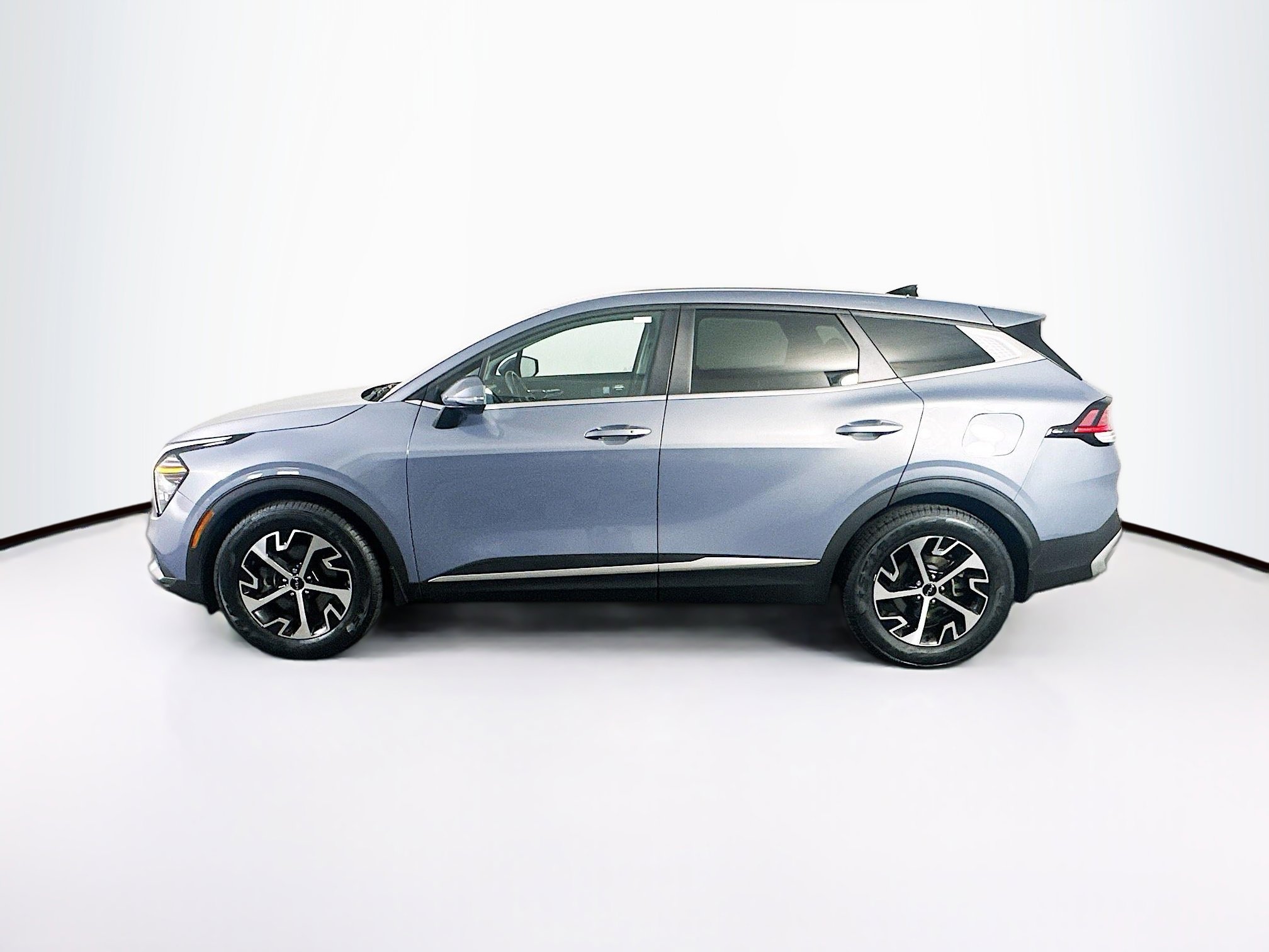 Used 2024 Kia Sportage EX image 4