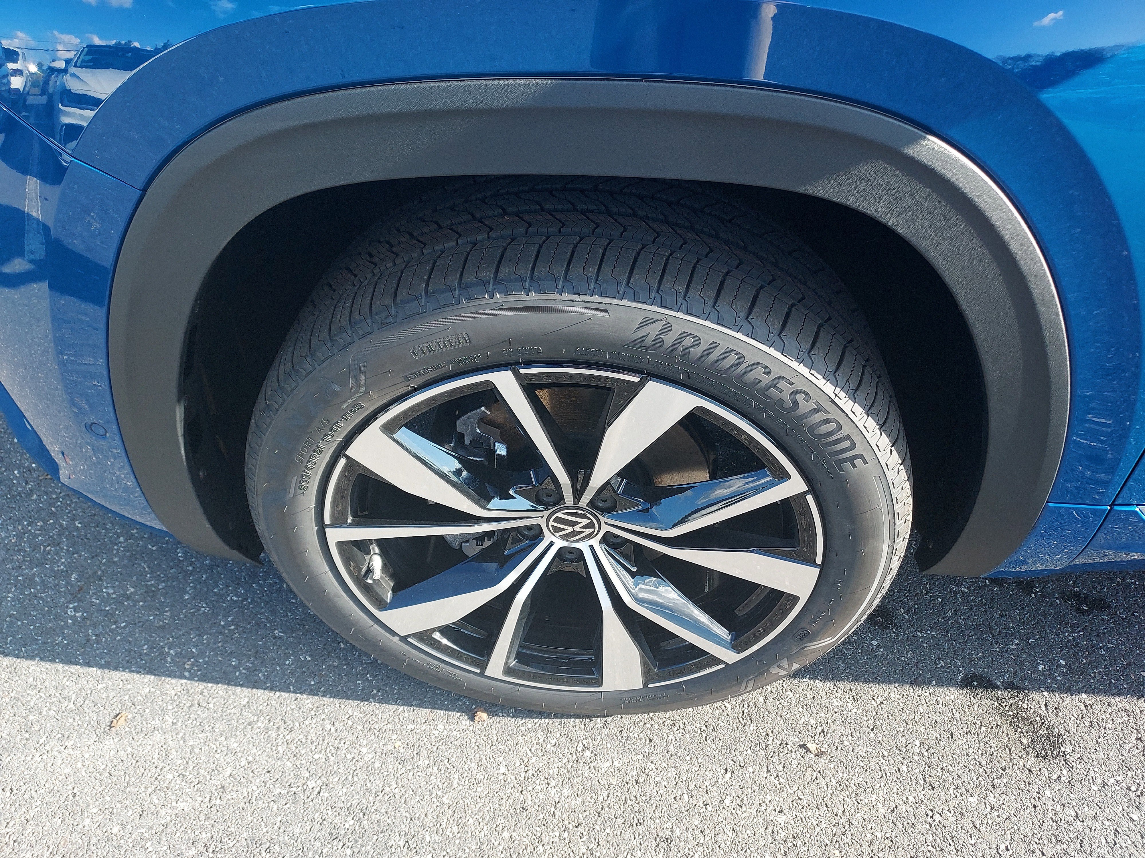 New 2026 Volkswagen Atlas SEL Premium R-Line image 9