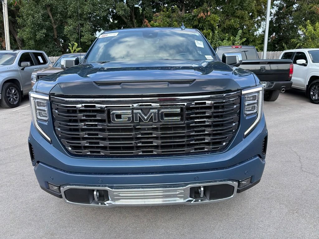 Used 2025 GMC Sierra 1500 Denali Ultimate AWD/4WD image 2
