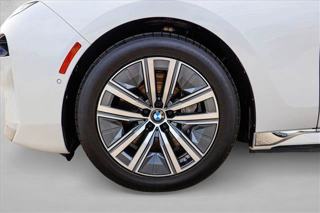 Used 2024 BMW i7 eDrive50 RWD image 9