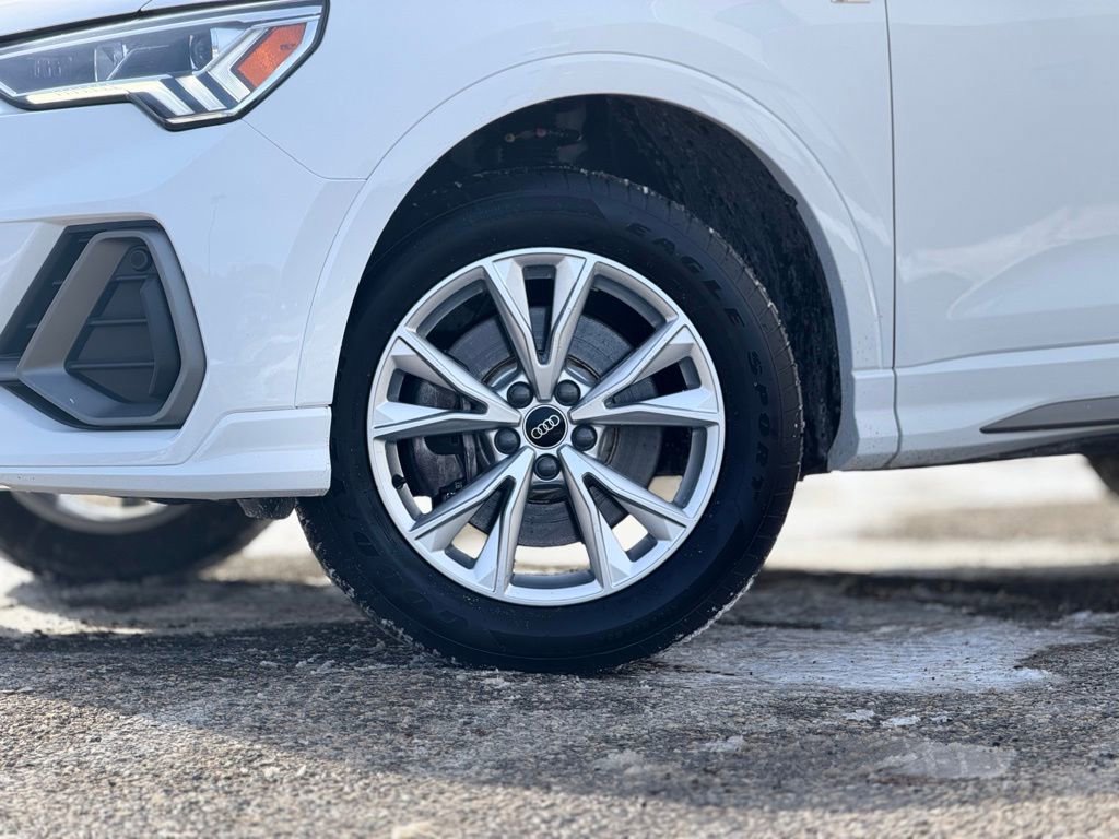 Used 2025 Audi Q3 2.0T Premium image 2