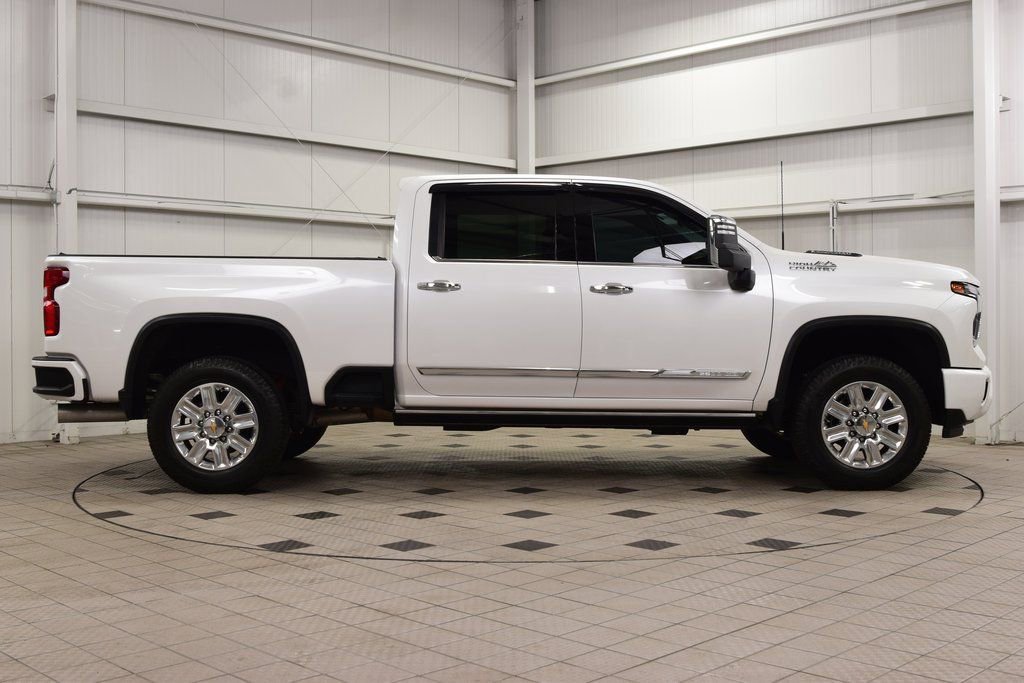 Used 2024 Chevrolet Silverado 2500 High Country w/ High Country Premium Package image 9